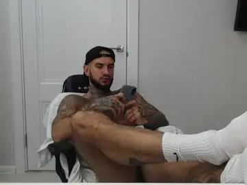 Chaturbate Live Sex Cam of maxi_foxxx