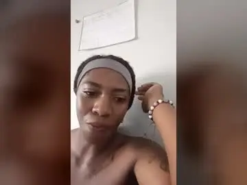 Chaturbate Live Sex Cam of shanelle__