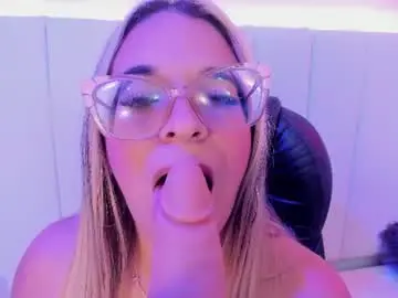 Chaturbate Live Sex Cam of mhonikbelucci