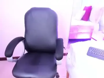 Chaturbate Live Sex Cam of nina_hazeel