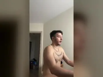 Chaturbate Live Sex Cam of bravo_maestro