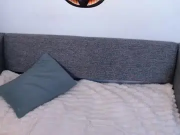 Chaturbate Live Sex Cam of love_bella_