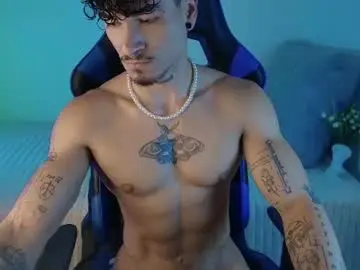Chaturbate Live Sex Cam of thomas_fit1