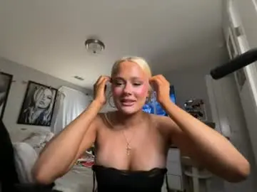 Chaturbate Adult Video Chat of livluxe1
