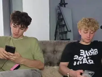 Chaturbate Watch Live Sex Cams of em_chipsi