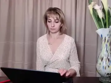 Chaturbate Live Sex of crystalfever_