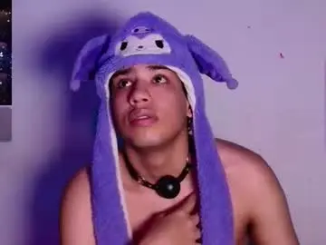 Chaturbate Live Sex Cam of santiago_foxx