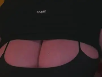 Chaturbate Live Sex Cam of daien_halpert
