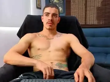 Chaturbate Nude Webcam of ethangreey1