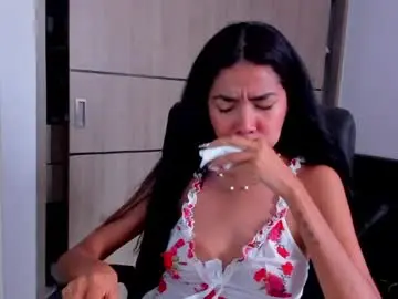 Chaturbate Live Sex Cam of luna_roja257