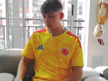 Chaturbate Live Porn of oliver_kyy