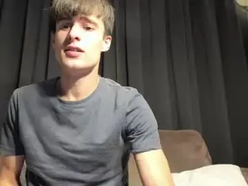 Chaturbate Live Sex Cam of skinnyguywithbigd