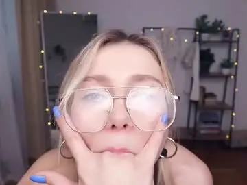 Chaturbate Adult Webcam of glossybabe_