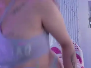 Chaturbate Live Sex Cam of naomy_tay1