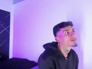 Chaturbate Best live sex cam show of strikeandsweet