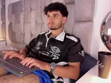 Chaturbate Free Porn Cam of lucasthomson_