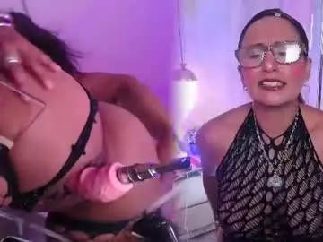 Chaturbate Live Sex Cam of victorianoir_