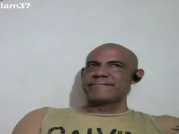 Chaturbate Nude Webcam of retlam37