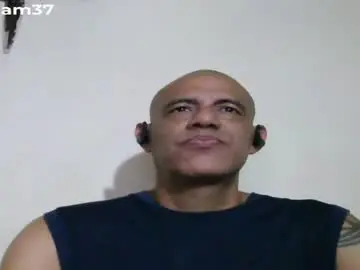 Chaturbate Nude Webcam of retlam37