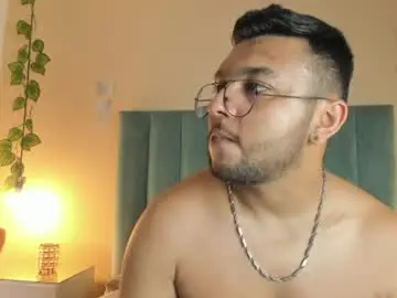 Chaturbate Sex Cam of paul_and_amber