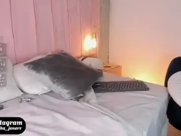 Chaturbate Live Porn of agatha_jener