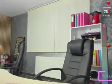 Chaturbate Live Sex Cam of evanoellex