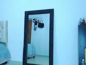 Chaturbate Free Porn Cam of hot_skinny_xcam