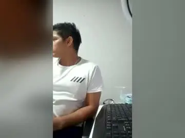 Chaturbate Live Sex Cam of klars_mood