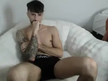 Chaturbate Free Live Porn of papijakey