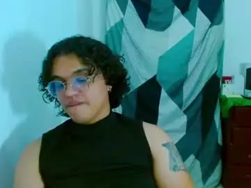 Chaturbate Live Sex Cam of dan_blous