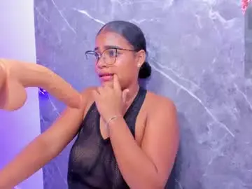 Chaturbate Live Sex Cam of mafe_garcia