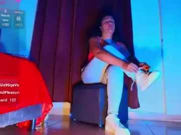 Chaturbate Live Sex Cam of milahot23