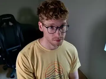 Chaturbate Live Sex Cam of blueeyedtallguy