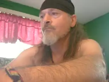 Chaturbate Live Sex Cam of hippiedad333