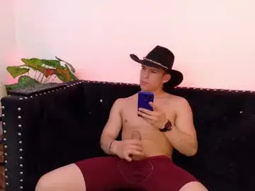 Chaturbate Live Sex Cam of apolo_warrior