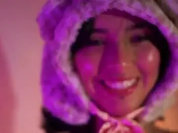 Chaturbate Live Sex Cam of little_vel