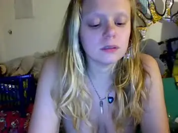 Chaturbate Watch Live Sex Cams of lucylovesflowers