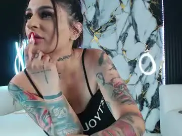 Chaturbate Free Porn Cam of carolinapetra