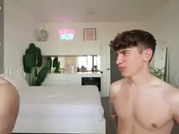 Chaturbate Live Sex Cam of evan_white_