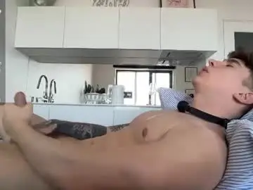 Chaturbate Live Sex Cam of evan_white_
