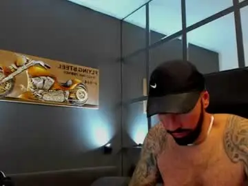 Chaturbate Live Sex Cam of arongrant
