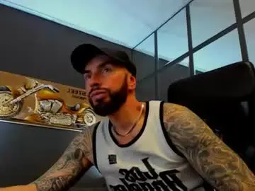 Chaturbate Live Sex Cam of arongrant
