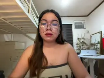 Chaturbate Live Sex Cam of foxieeealona
