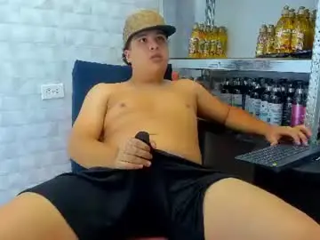Chaturbate Free Live Porn of bennett_alejoo