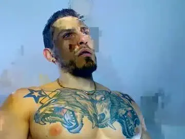Chaturbate Nude Webcam of thomashoward31