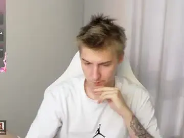 Chaturbate Nude Webcam of mrsexycum4u