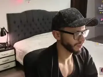 Chaturbate Best live sex cam show of phantom_bigger1