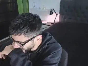 Chaturbate Sex Cam of phantom_bigger1