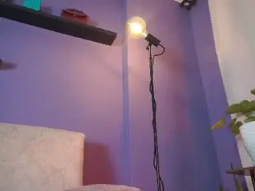 Chaturbate Live Sex Cam of roselinedior