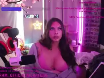 Chaturbate Live Sex Cam of itsnickibabyy